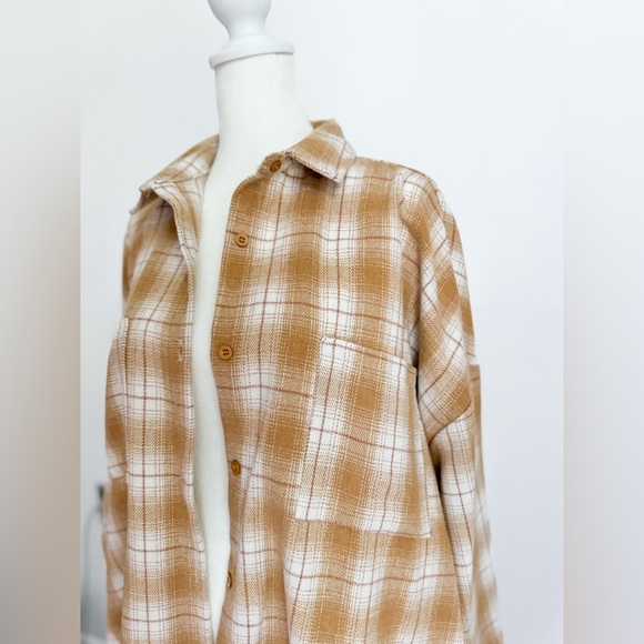 Boohoo Oversized Flannel - Picture 4 of 6